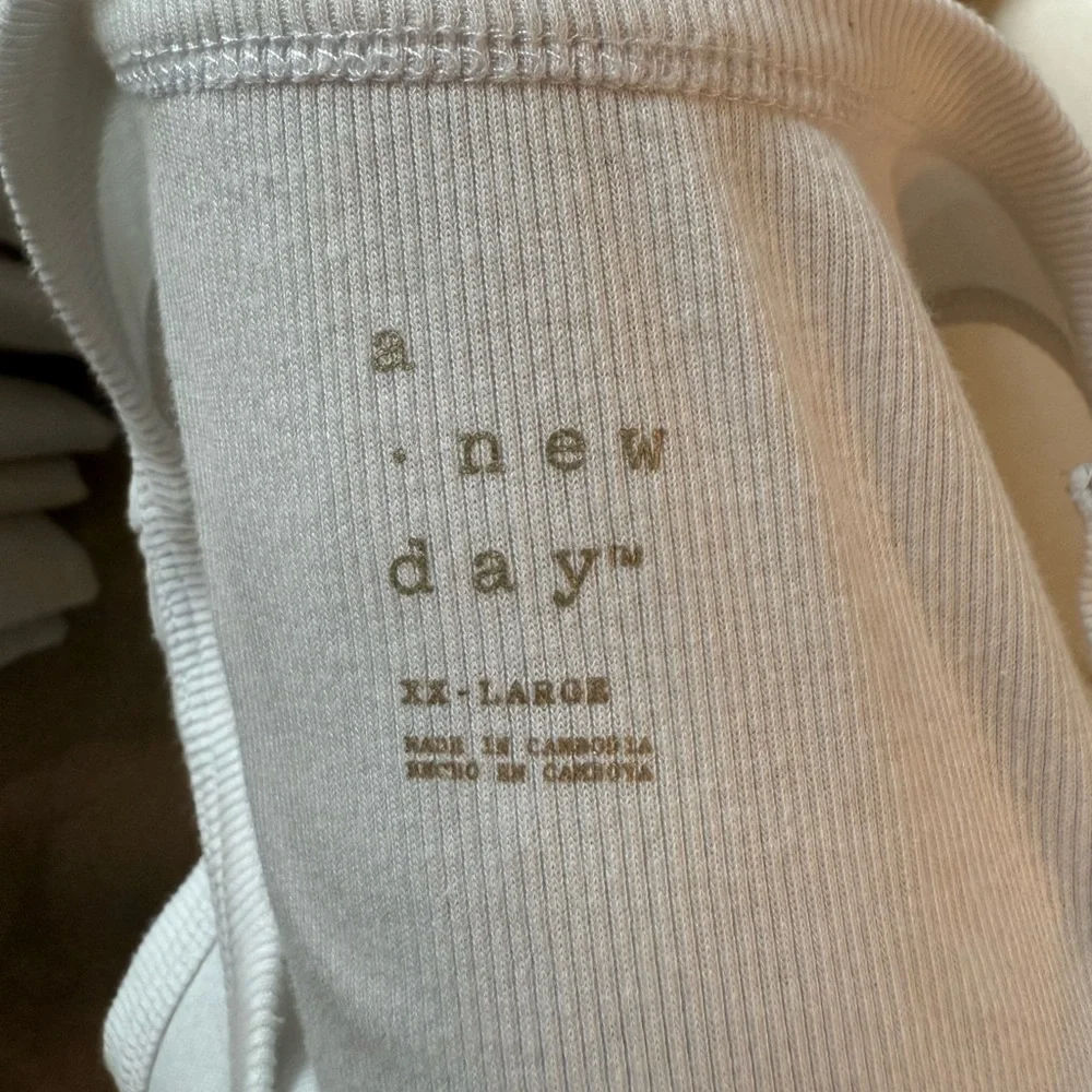White Ribbed Tank Top - Picture 10 of 10